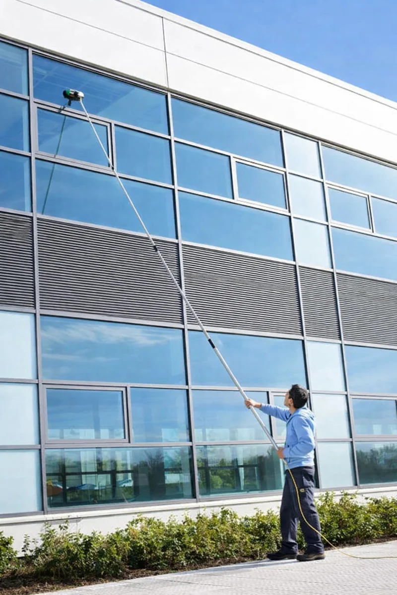 Exterior window cleaning with a water-fed pole